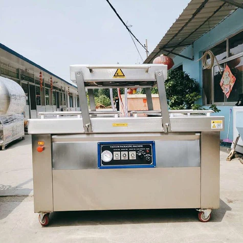 Máquina de llenado y envasado