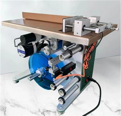 Máquina de etiquetado de esquinas de cajas